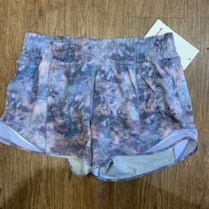 Size 8 LuLulemon hotty hot 4 “ shorts- tags on